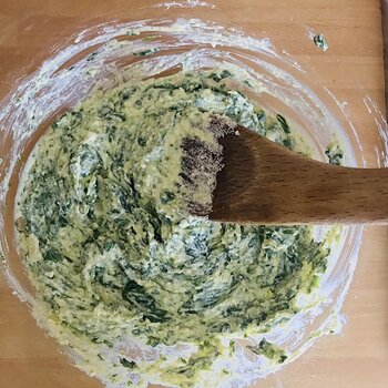 Mix Ricotta and Spinach.jpeg