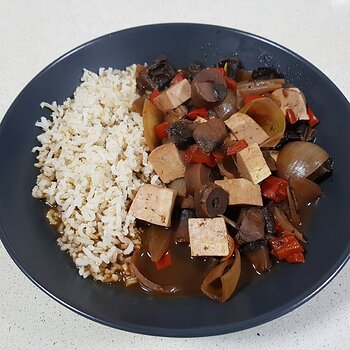 Mushroom Stifatho & brown basmati rice