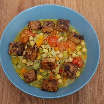 Chickpea Pistou with Tempeh