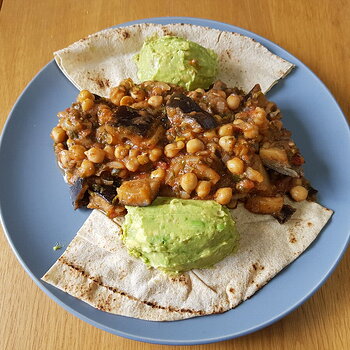 Syrian Aubergine & Chickpea Ragout with Lebanese Flatbread & Avo