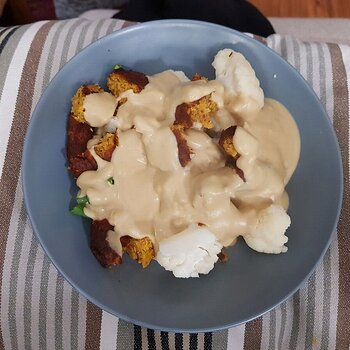 Cauliflower Cheese, veggie burger & green beans