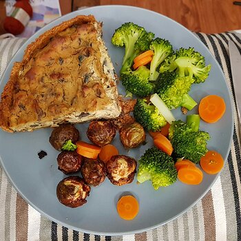 Vegan Wild Mushroom Quiche & Vegetables