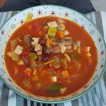 Media 'Bean & Veg Stew' in album 'SNSSO's Soups 2022'