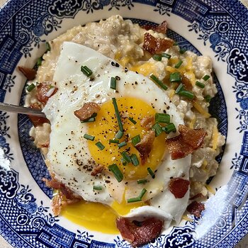 Savory Cheesy-Bacon Oatmeal