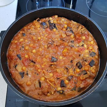 Roasted Aubergine & Chickpea Curry