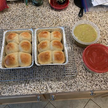 Cast Iron Skillet Rolls To Share