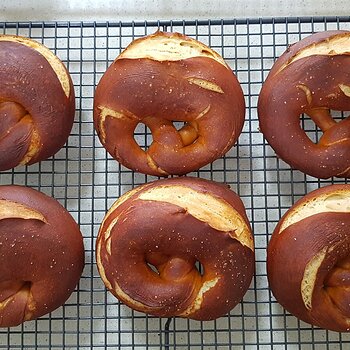 Vegan beer pretzels