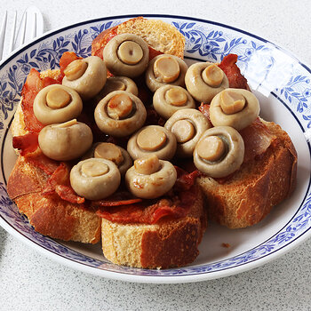 Bacon mushroom toast s.jpg