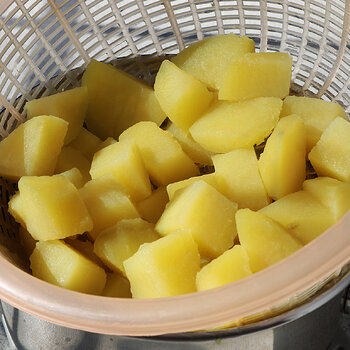 Par boiled potatoes s.jpg
