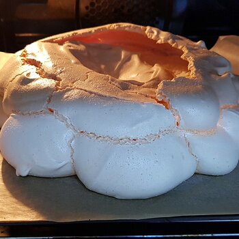 The pavlova cooked