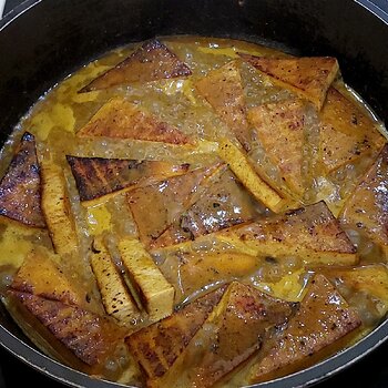 Tofu cooking in the glaze