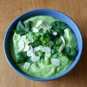 Raw Pea & Courgette Soup