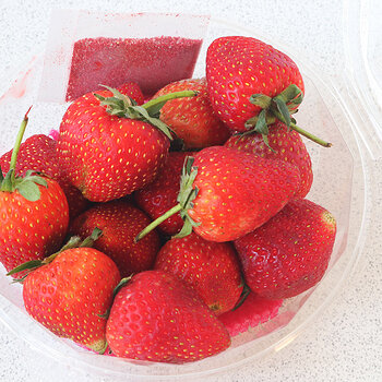 Strawberries s.jpg