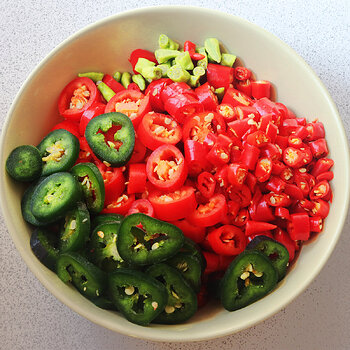 Salsa chillis chopped s.jpg