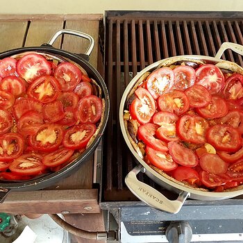 Sliced tomatoes added