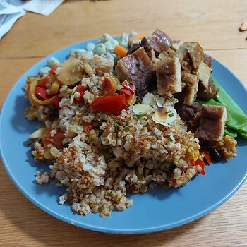 Palestinian Upside Down Rice Cake (on its side?) with too much veg