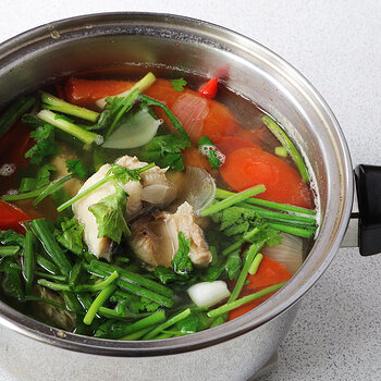 Tom yam plaa 1 s.jpg
