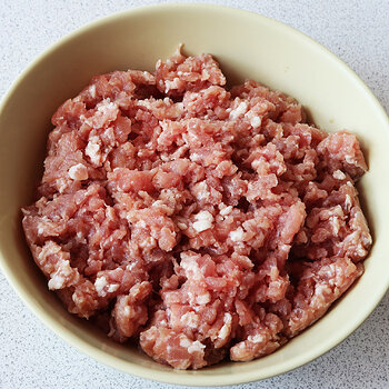 Pork mince raw s.jpg