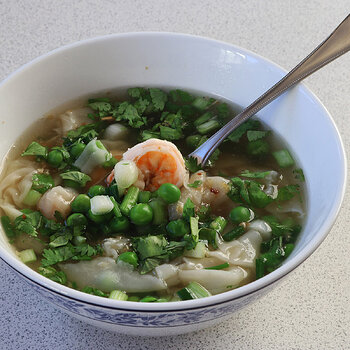 Prawn wonton soup 4 s.jpg