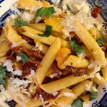 Penne in spicy sundried tomato sauce