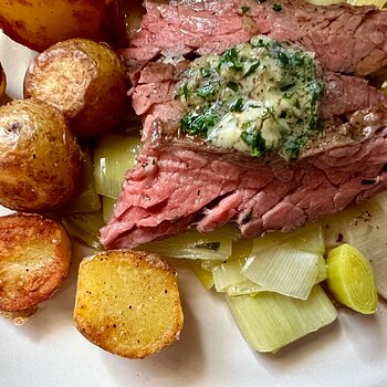 Broiled Skirt Steak w/ Garlic-Brandy Butter, Sautéed Leeks, and Pan-Fried Potatoes 2