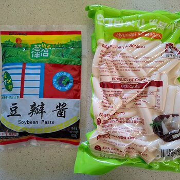 Chinese Soybean Paste and Rice Cakes