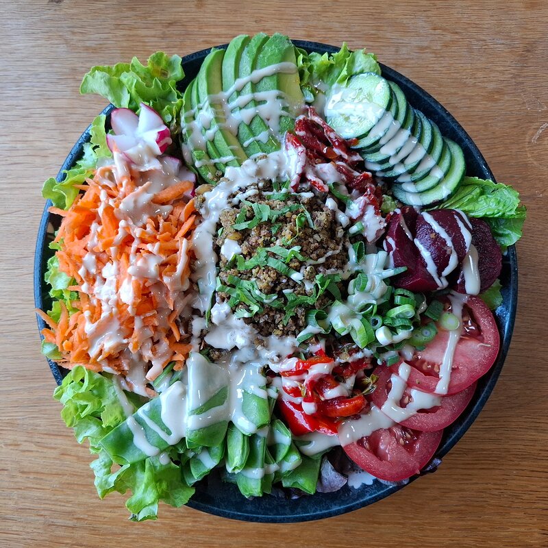 Salad with Falafel Crumbles