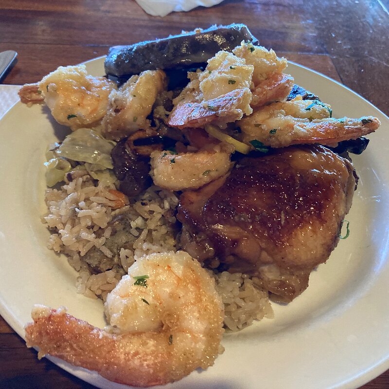 Media 'Lunch buffet at Duke’s Waikiki' in album 'Lunch Buffet at Duke’s Waikiki'