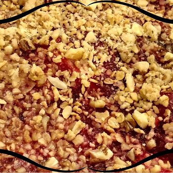Media 'CranApple-crisp-feature-photo.jpg' in album 'BobsKitchen'