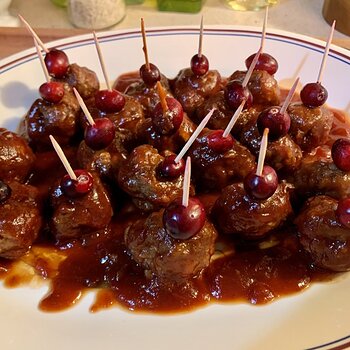 Chili-Cranberry Cocktail Meatballs