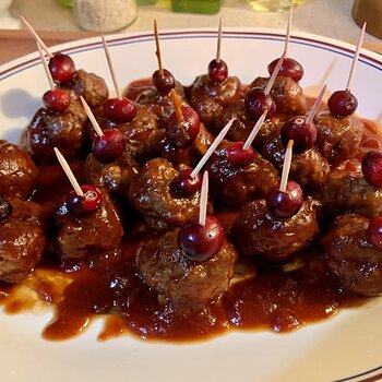 Chili-Cranberry Cocktail Meatballs