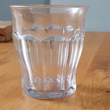 Media 'Handmade in 1945' in album 'Old Jacobean Glasses'