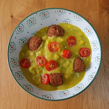 Courgette and Sweetcorn Soup with extras