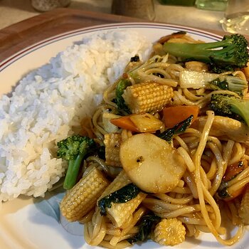 Chicken & Vegetable Lo Mein