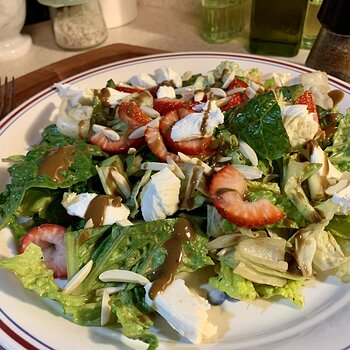 Green Salad With Greek Yogurt Dressing