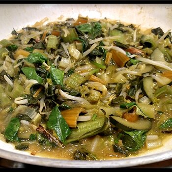 easy-vegetable-stir-fry-in-wok-cb.jpg