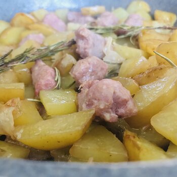 Stir-Fried potatoes with pork sausage (Luganega).jpeg