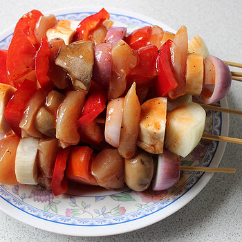 chicken kebabs 1 s.jpg