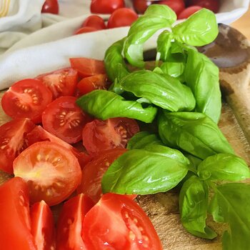 Pizzutelli tomatoes and basil.jpeg