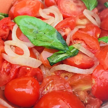 Pizzutelli and basil in the pot.jpeg