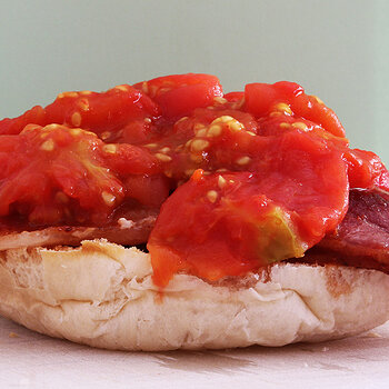 Bacon and tomato sarnie 1 s.jpg