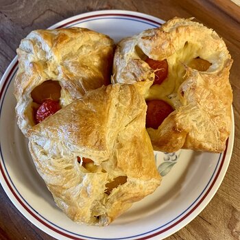 Bacon-Gouda-Tomato Pastries