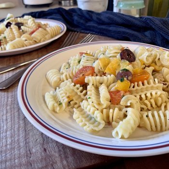Pasta With Tomatoes, Peppers, And Olives