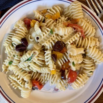 Pasta With Tomatoes, Peppers, And Olives