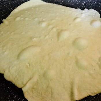 Piadina dough cooking.jpg