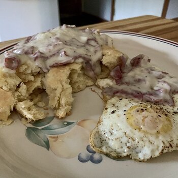 Biscuits And Gravy With Fried Egg