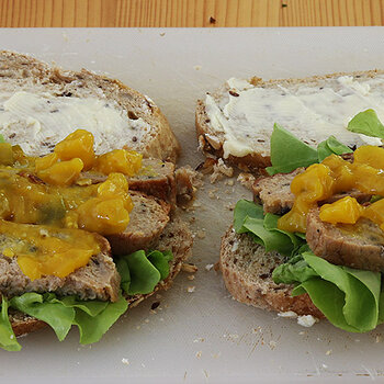 Haslet piccalilli sarnies 2 s.jpg