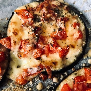 Oven-Baked Pizza-Flavoured Aubergine Slices.jpg