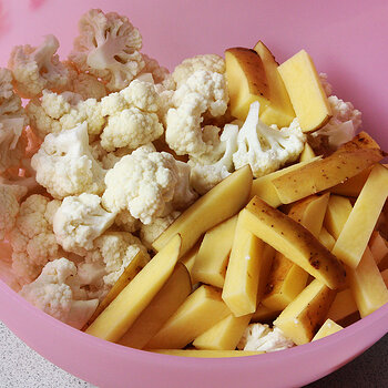 Cauliflower and potatoes 2 s.jpg