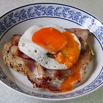 Bacon and egg on toast s.jpg